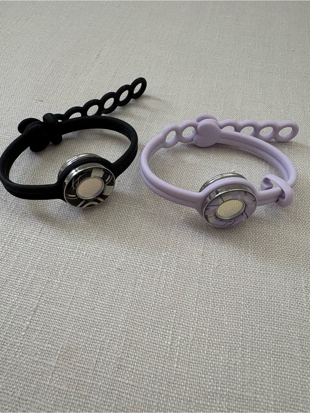 Totwoo Candy Wave Long Distance Touch Bracelets for Couples Set (Black + Purple)